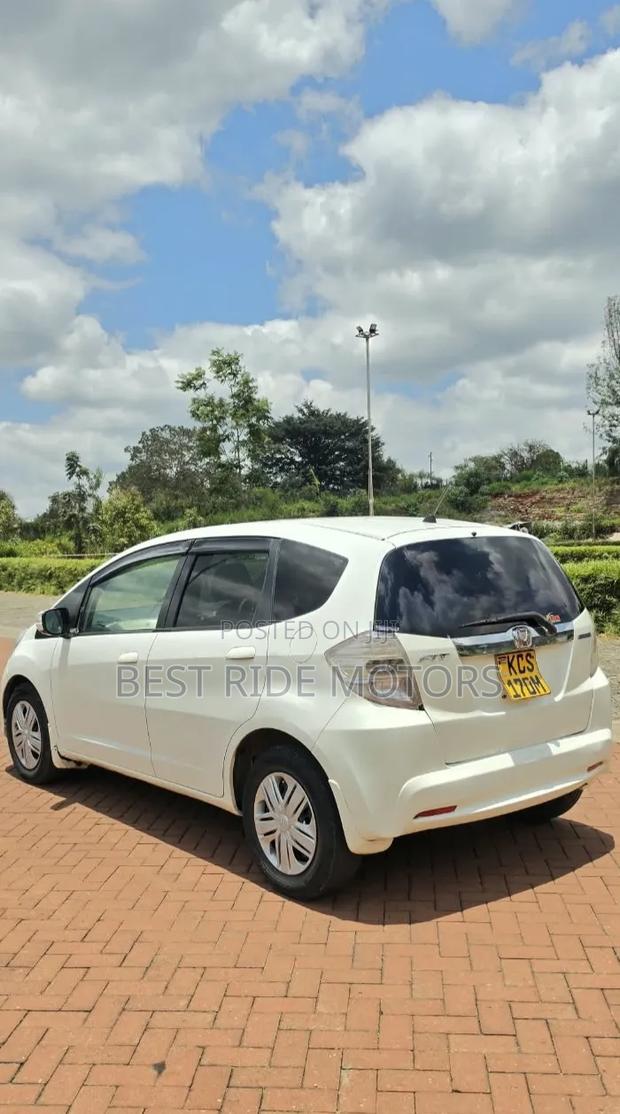 Honda Fit 2012 Pearl