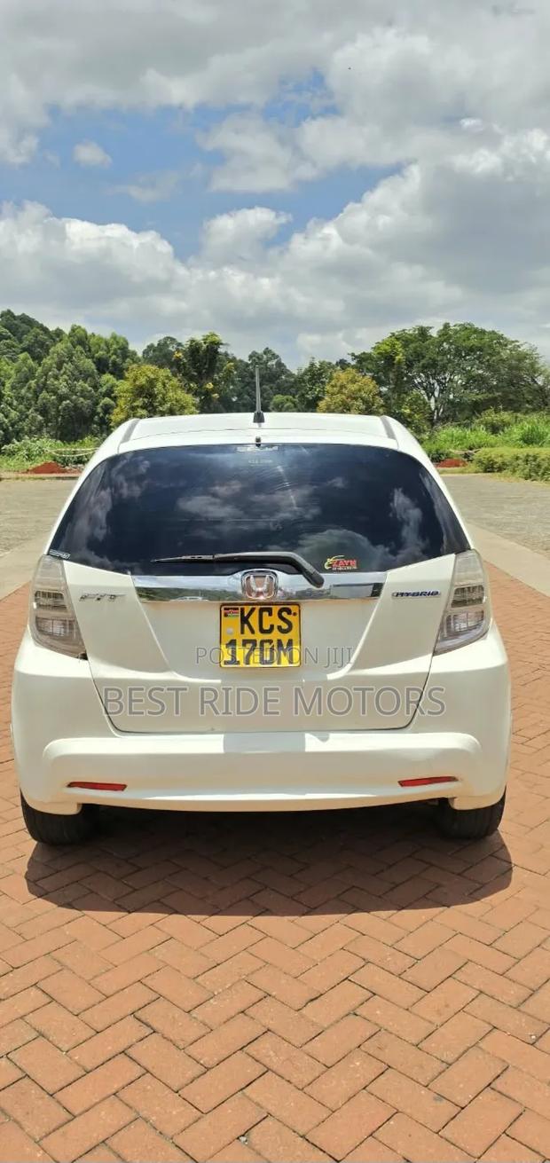 Honda Fit 2012 Pearl