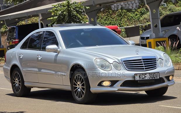 Mercedes-Benz E300 2008 Silver