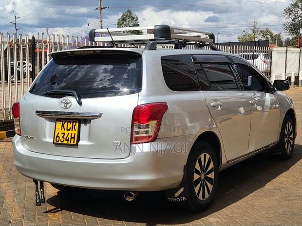 Toyota Corolla Fielder 2011 Silver