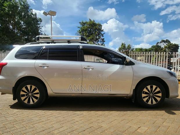 Toyota Corolla Fielder 2011 Silver