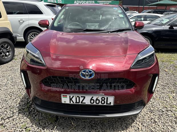 Toyota Yaris Cross 1.5 Hybrid AWD 2020 Burgundy