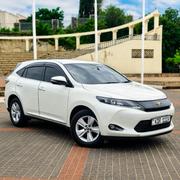 Toyota Harrier 2.0 2017 White for sale