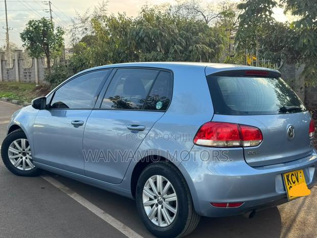 Volkswagen Golf 2012 Blue