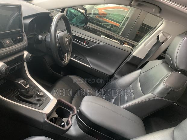 Toyota RAV4 Limited FWD 2020 Matt Black