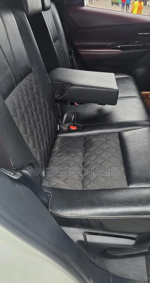 Toyota Harrier 2.0 2017 White