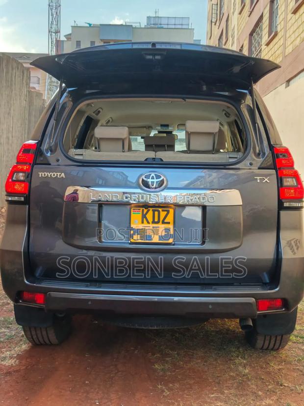 Toyota Land Cruiser Prado 2.8 2019 Gray