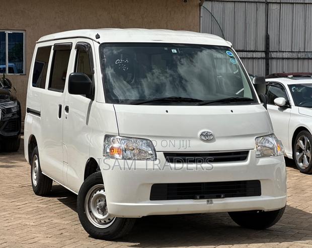 Toyota TownAce 2019 White