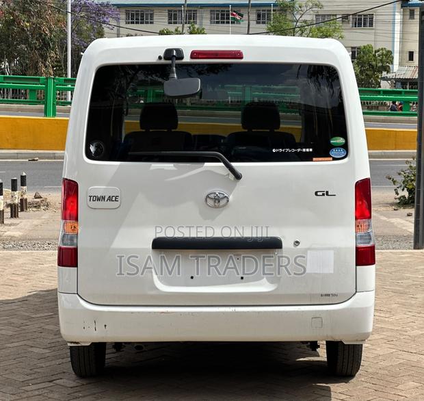Toyota TownAce 2019 White