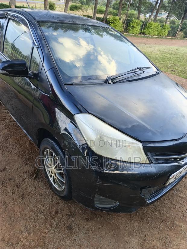 Toyota Vitz 1.3 AWD 5dr 2013 Black