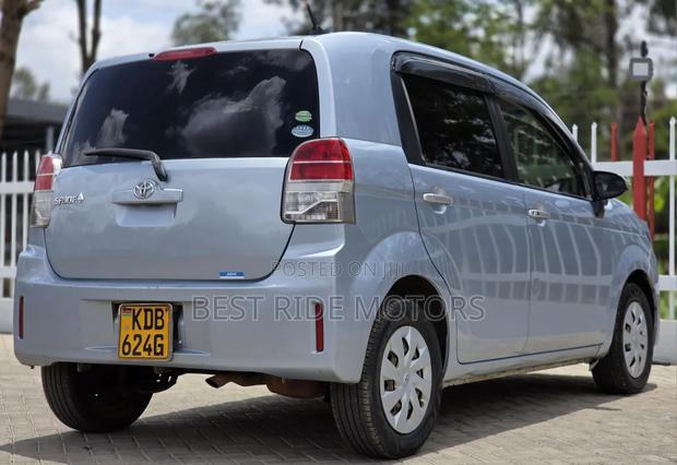 Toyota Spade 1.5 2013 Blue
