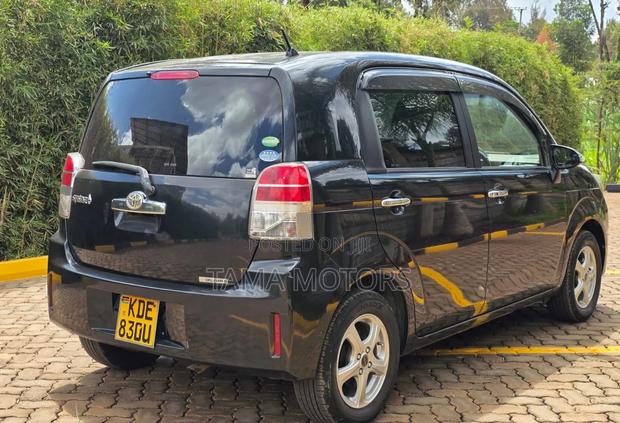 Toyota Spade 2014 Black