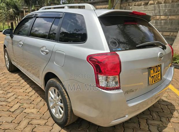 Toyota Corolla Fielder 2014 Silver