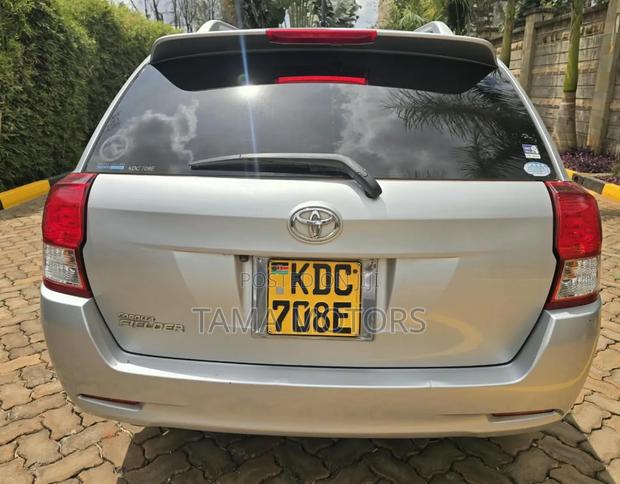 Toyota Corolla Fielder 2014 Silver