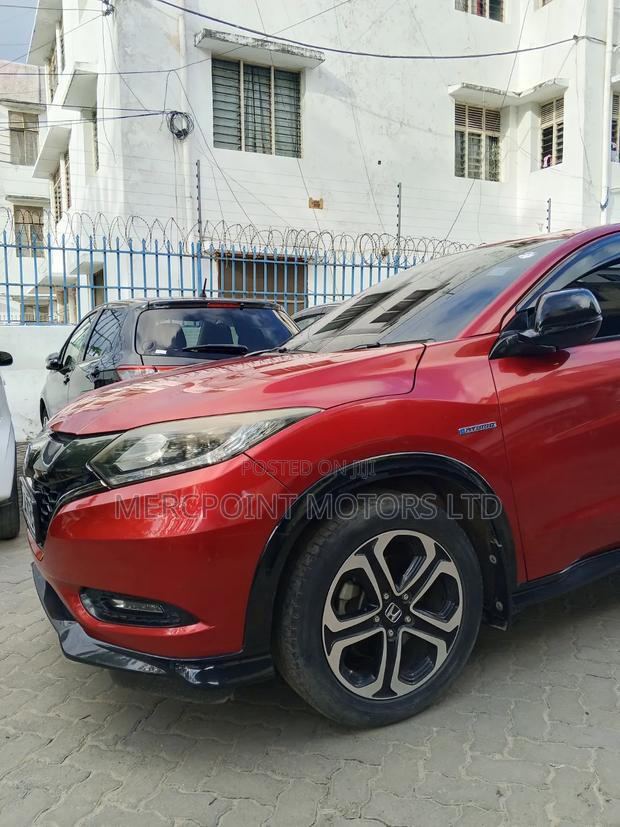 Honda Vezel 2016 Red