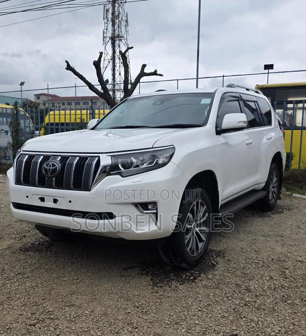 Toyota Land Cruiser Prado Kakadu 2023 White