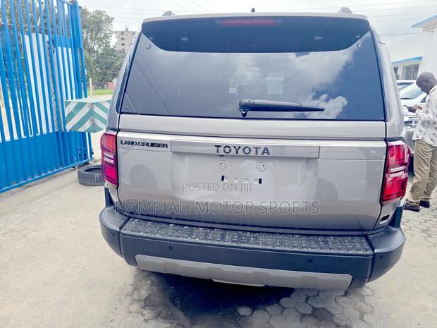 Toyota Land Cruiser Prado 2.7 2023 Brown