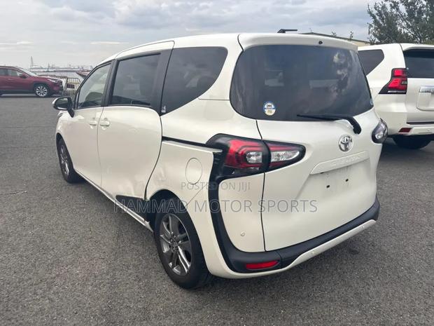 Toyota Sienta 1.5 FWD (6-seater) 2019 Pearl