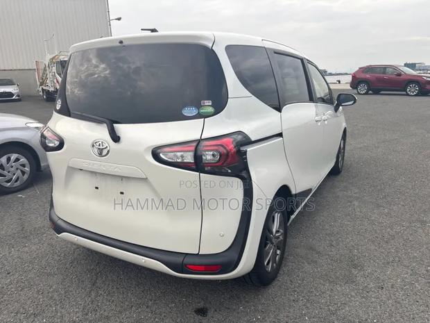 Toyota Sienta 1.5 FWD (6-seater) 2019 Pearl