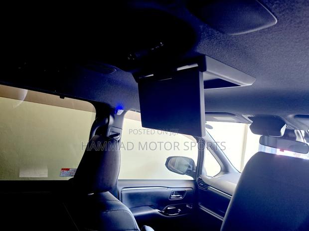 Toyota Esquire 1.8 FWD Hybrid (7 seater) 2019 Black