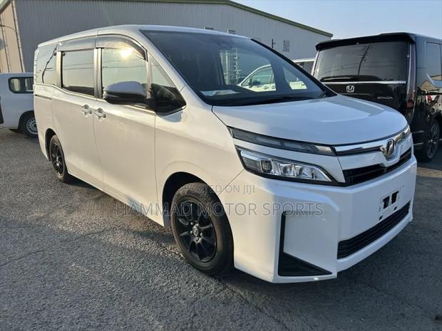 Toyota Voxy X 2WD 7-Seater 2019 White