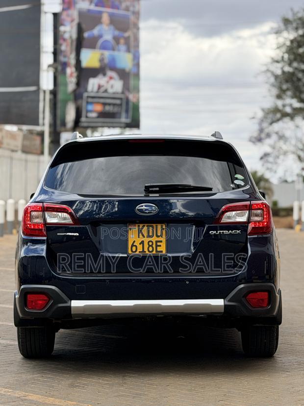 Subaru Outback 2018 Blue