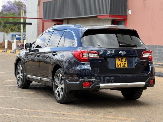 Subaru Outback 2018 Blue