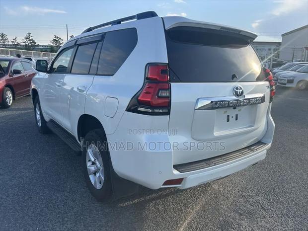 Toyota Land Cruiser Prado 2.7 2019 Pearl
