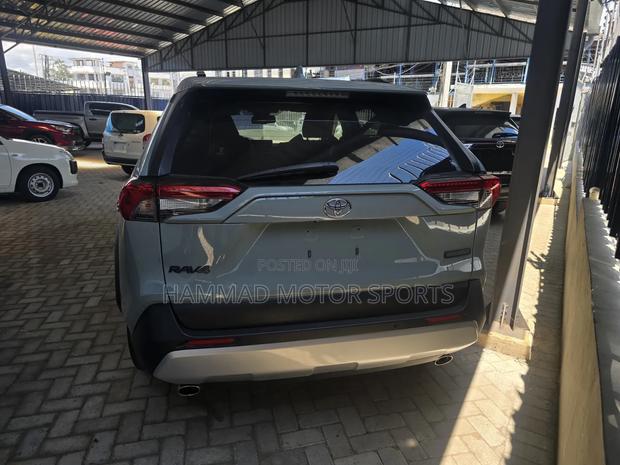 Toyota RAV4 Adventure 2019 Green
