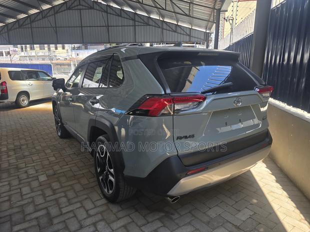 Toyota RAV4 Adventure 2019 Green