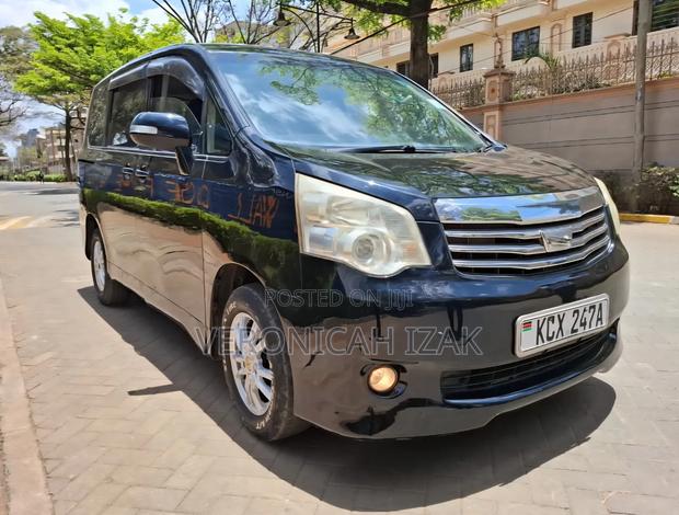 Toyota Noah 2012 Black