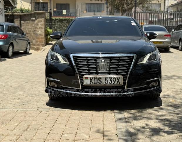 Toyota Crown 2016 Black