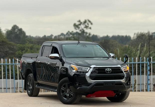 Toyota Hilux Revo Double Cab Deisel 2.4 AWD 2021 Black