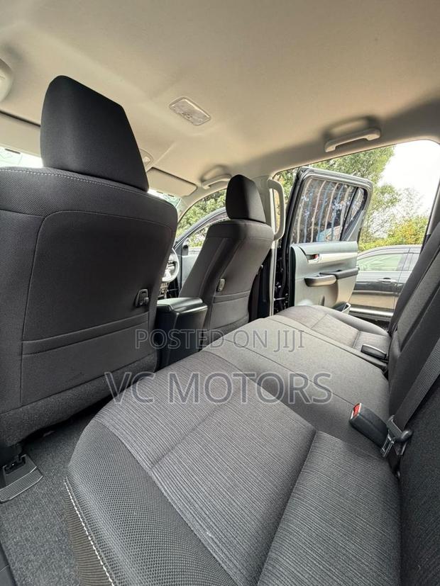Toyota Hilux Revo Double Cab Deisel 2.4 AWD 2021 Black