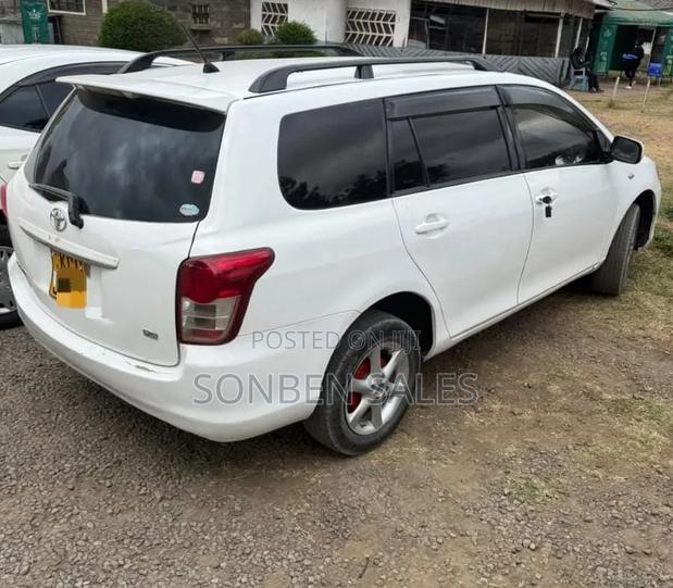 Toyota Corolla Fielder 1.5 Petrol FWD 2011 White