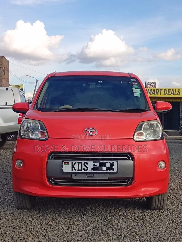 Toyota Porte 2017 Orange