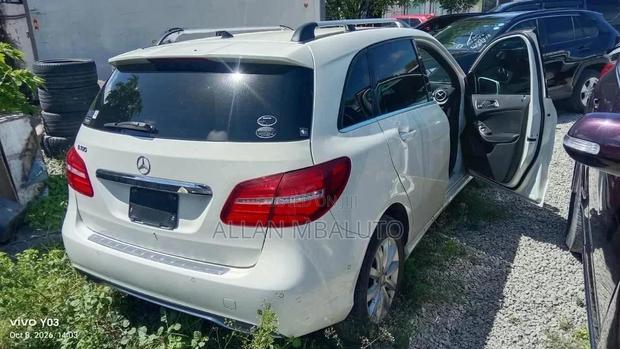 Mercedes-Benz A-Class 2018 White