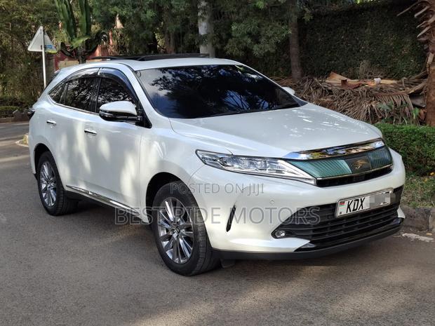 Toyota Harrier 2.0 2019 White