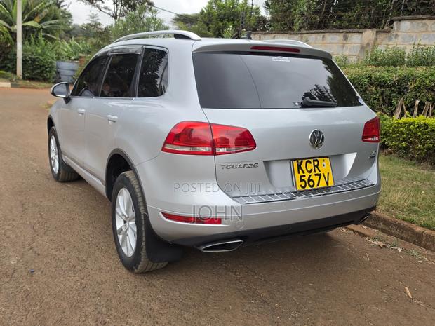 Volkswagen Touareg 2011 Silver