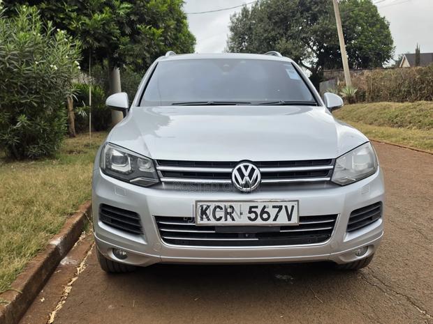 Volkswagen Touareg 2011 Silver
