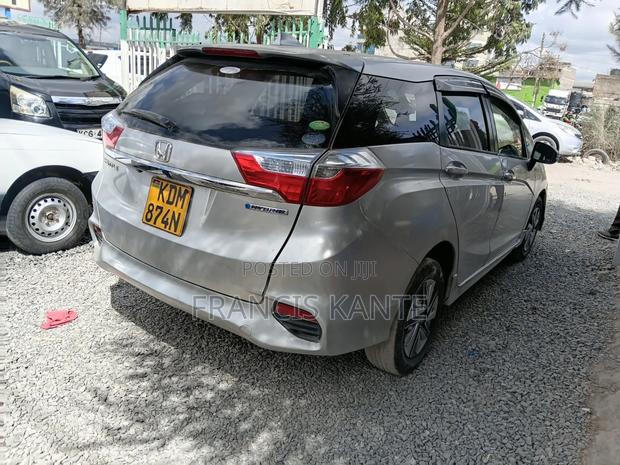 Honda Fit Shuttle 2016 Silver