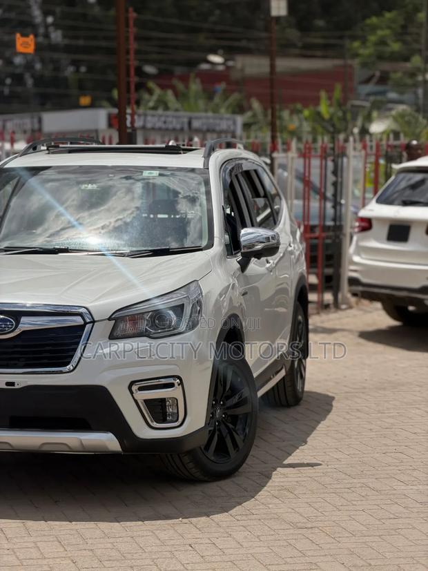 Subaru Forester Touring AWD 2019 White