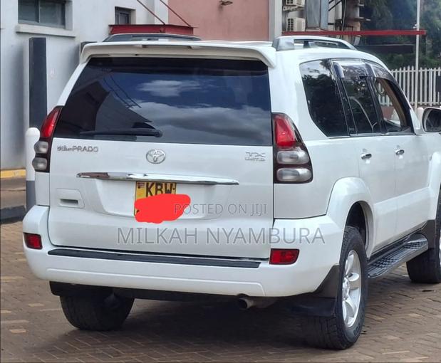 Toyota Land Cruiser Prado 2006 White