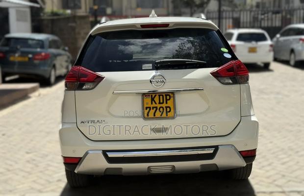 Nissan X-Trail 2017 White