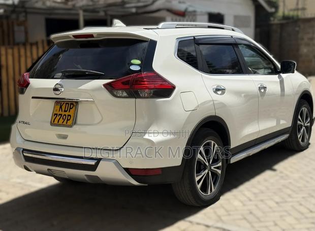 Nissan X-Trail 2017 White