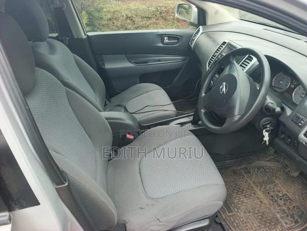 Nissan Wingroad 2011 Silver