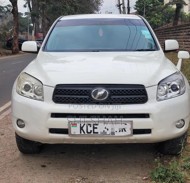 Toyota RAV4 2008 White