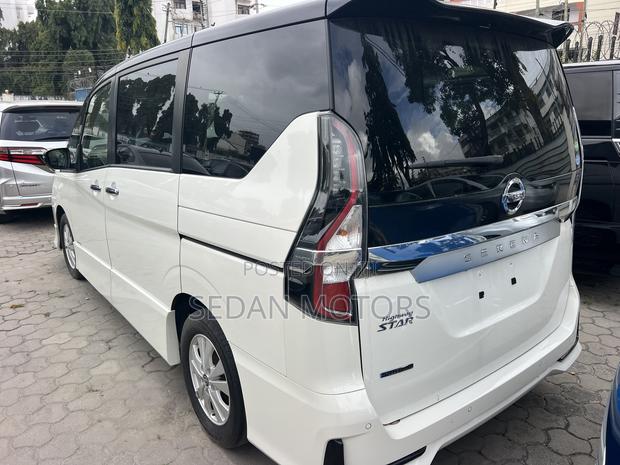 Nissan Serena 2019 White