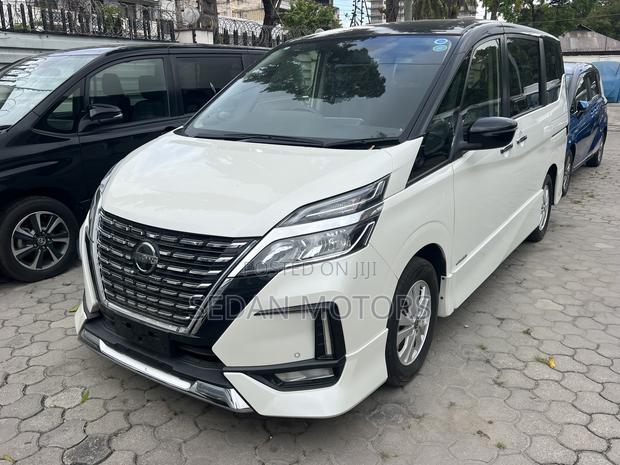 Nissan Serena 2019 White