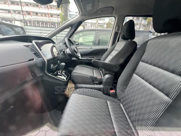 Nissan Serena 2019 White
